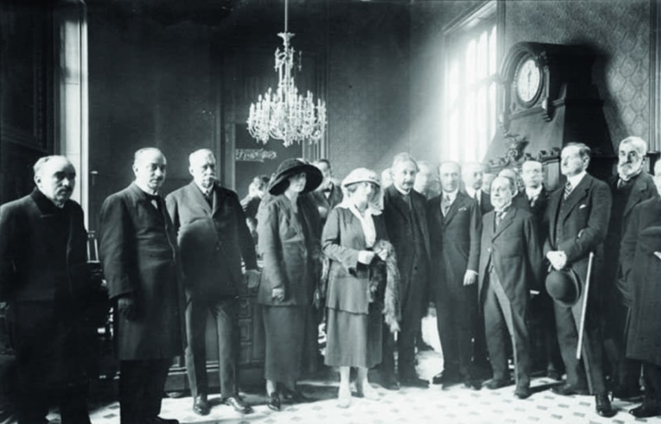 Albert Einstein photo upon arriving in Spain