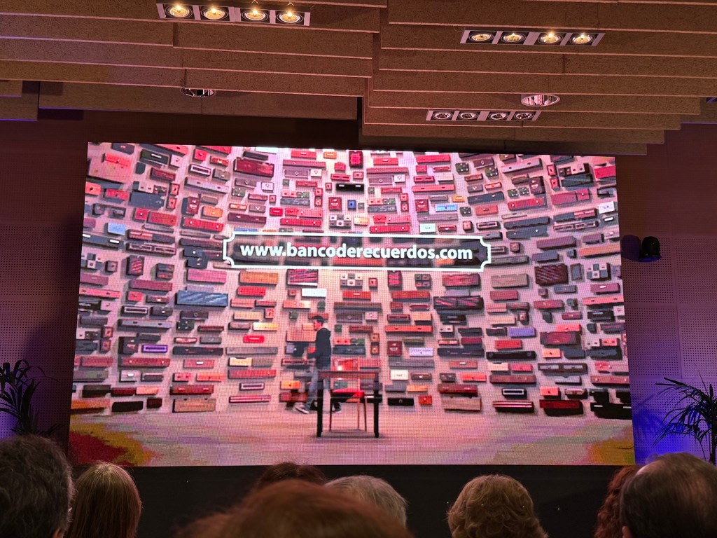 Her Majesty Queen Sofía -- Extraordinary Brains donation campaign: Alzheimer's, Parkinson's, and ALS