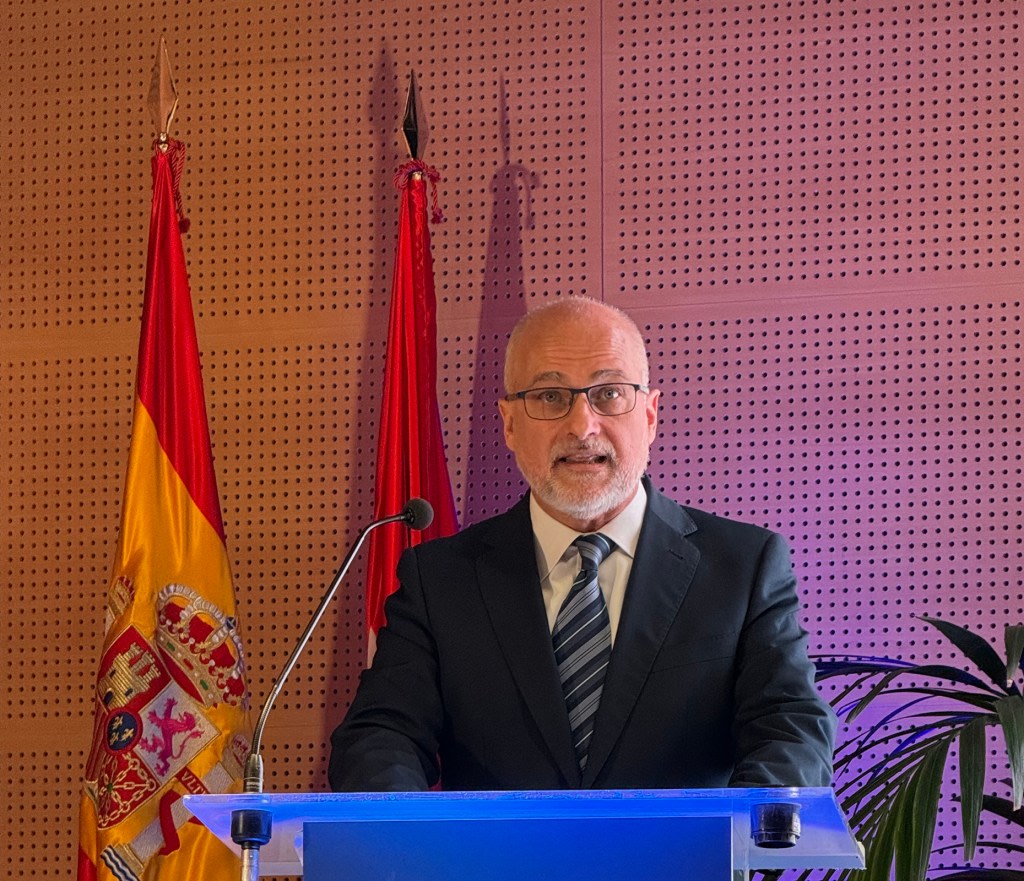 Her Majesty Queen Sofía -- Extraordinary Brains donation campaign: Alzheimer's, Parkinson's, and ALS