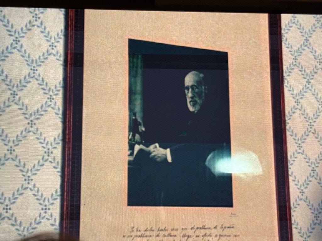 Her Majesty Queen Sofía -- Extraordinary Brains donation campaign: Alzheimer's, Parkinson's, and ALS