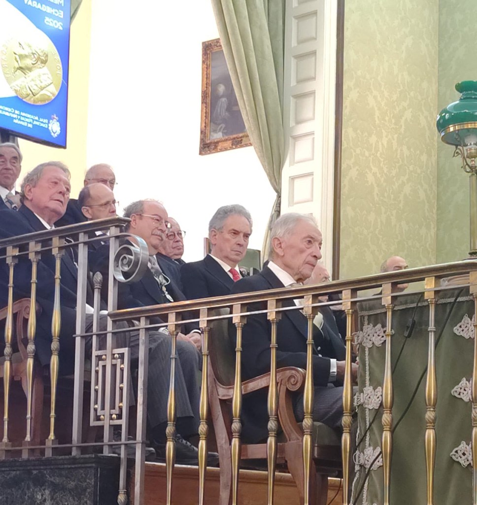 Luis Oro recibe la Medalla Echegaray