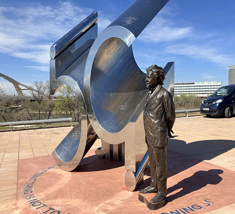 Outside the Pabellón Puente in Zaragoza there stands a memorial commemorating the centenary of Albert Einstein's visit to the city