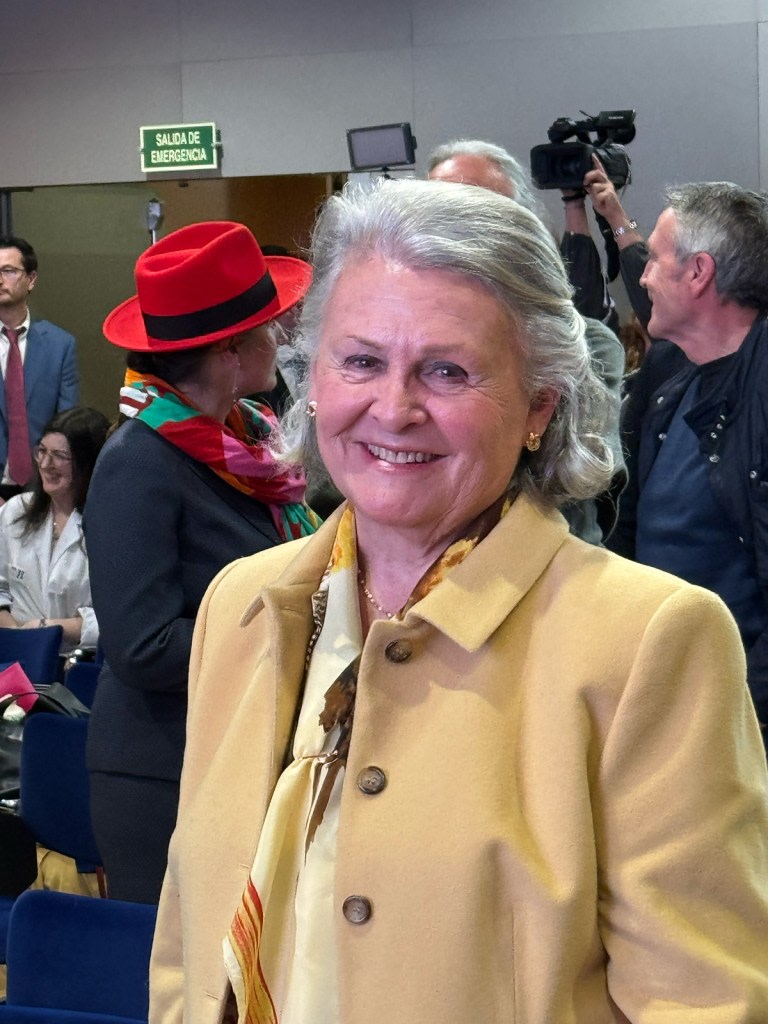 Her Majesty Queen Sofía -- Extraordinary Brains donation campaign: Alzheimer's, Parkinson's, and ALS