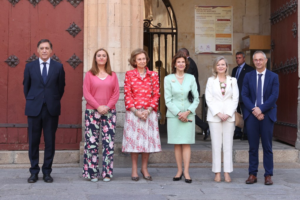 Her Majesty Queen Sofía -- Extraordinary Brains donation campaign: Alzheimer's, Parkinson's, and ALS