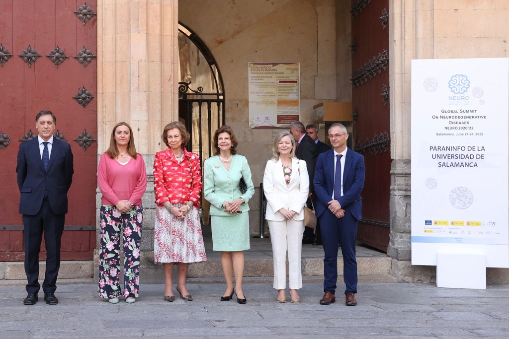 Her Majesty Queen Sofía -- Extraordinary Brains donation campaign: Alzheimer's, Parkinson's, and ALS