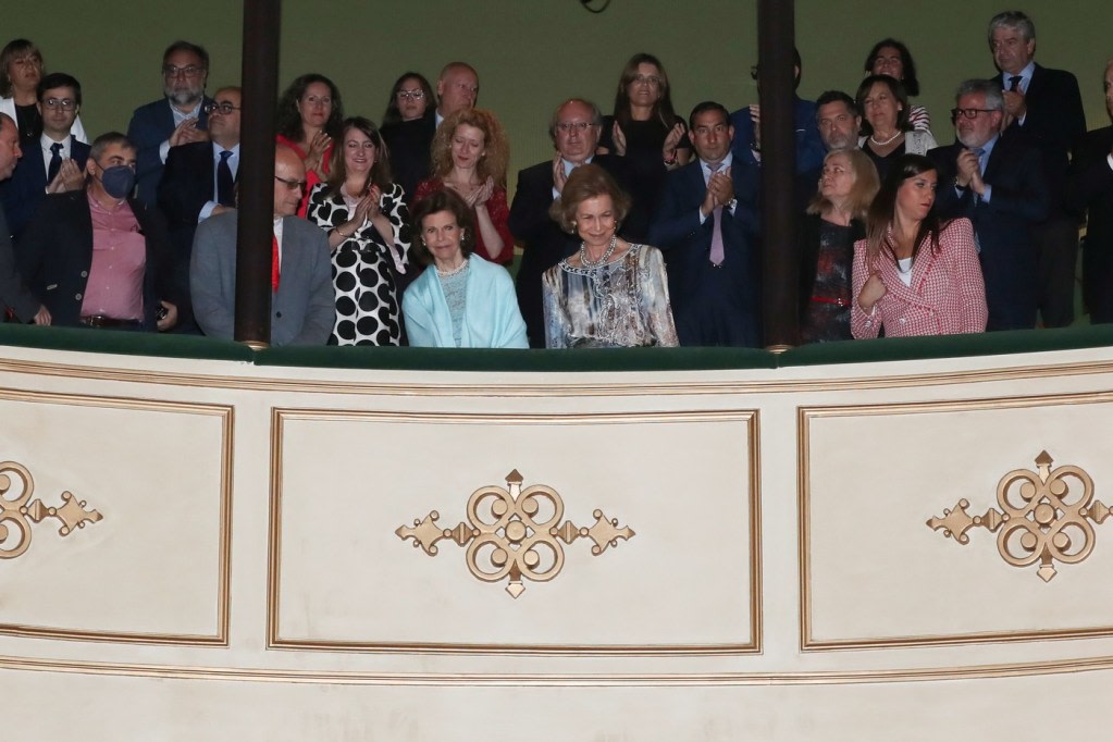 Her Majesty Queen Sofía -- Extraordinary Brains donation campaign: Alzheimer's, Parkinson's, and ALS