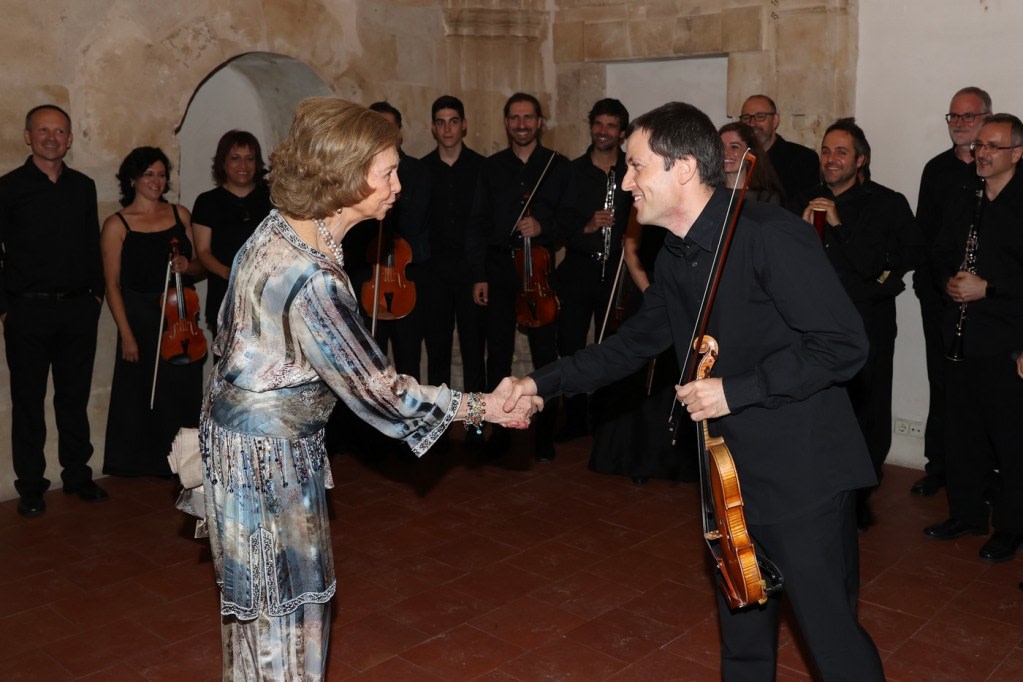 Her Majesty Queen Sofía -- Extraordinary Brains donation campaign: Alzheimer's, Parkinson's, and ALS