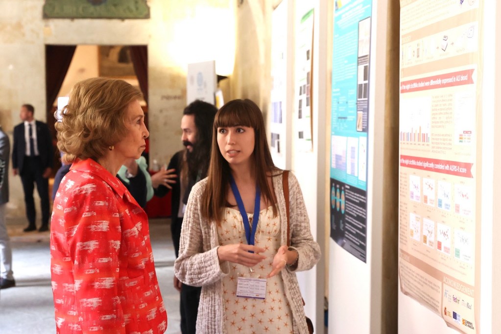 Her Majesty Queen Sofía -- Extraordinary Brains donation campaign: Alzheimer's, Parkinson's, and ALS