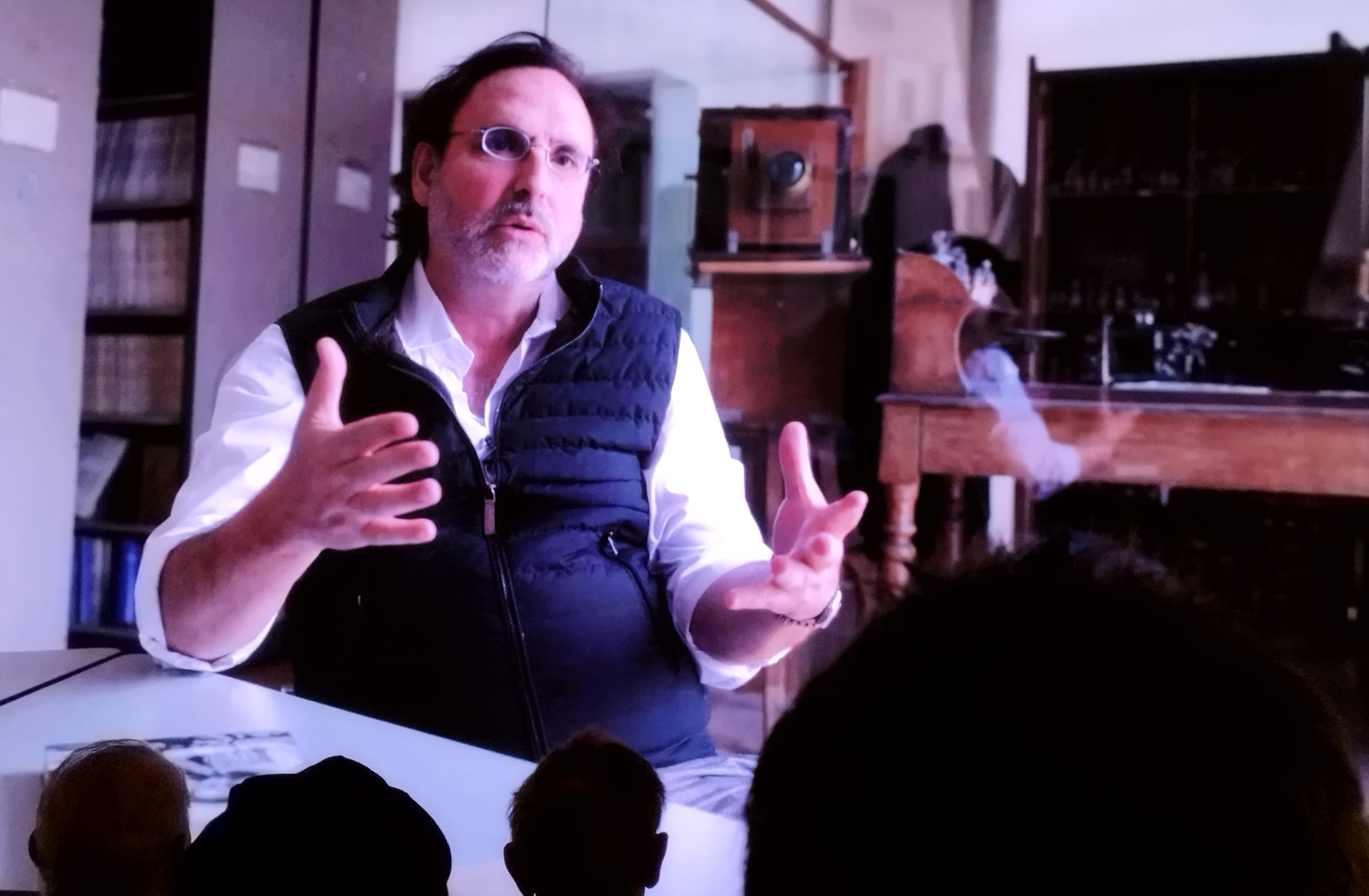 El Bosque de la ciencia: Figuras y fondo en los dibujos de Cajal