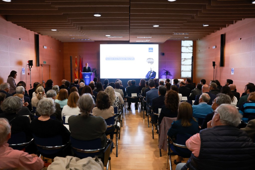 Her Majesty Queen Sofía -- Extraordinary Brains donation campaign: Alzheimer's, Parkinson's, and ALS