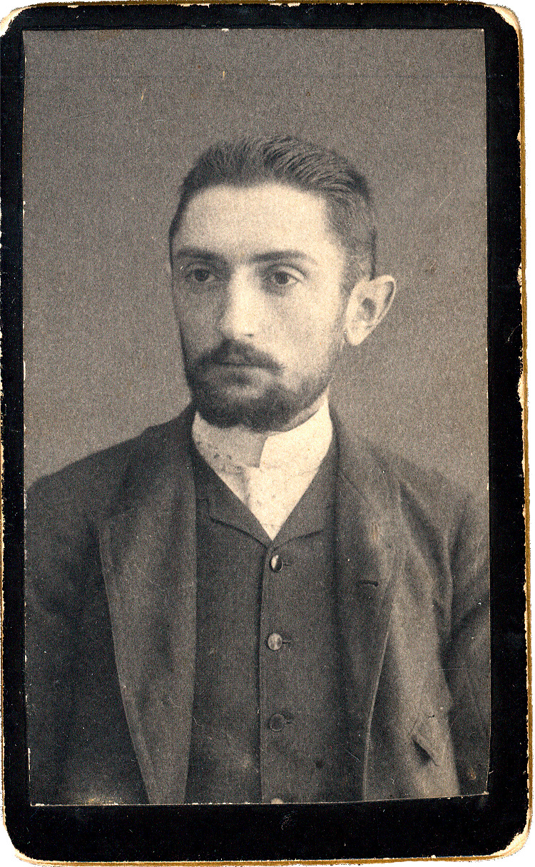 Sala de la Columna with materials from the Casa-Museo Unamuno
