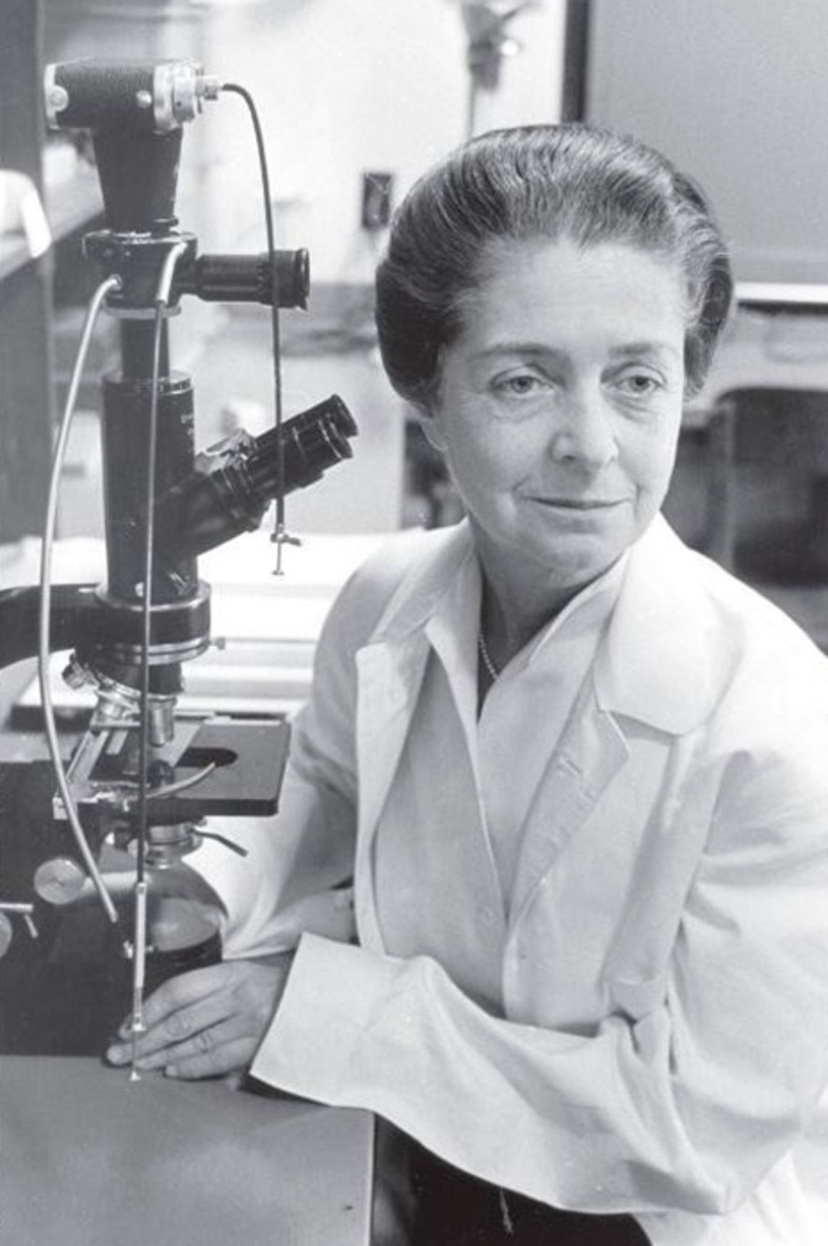 The Dialogue of Two Giants: Rita Levi-Montalcini and Fernando de Castro